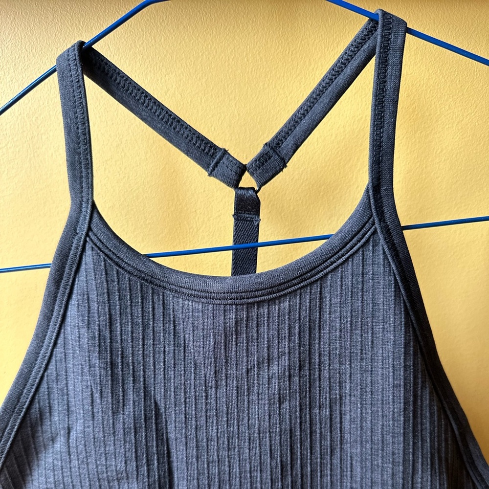 Lululemon tank top - Picture 3 of 4